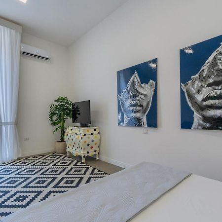 Appartamento Via Toledo 55 - Palazzo Della Porta Nápoly Kültér fotó